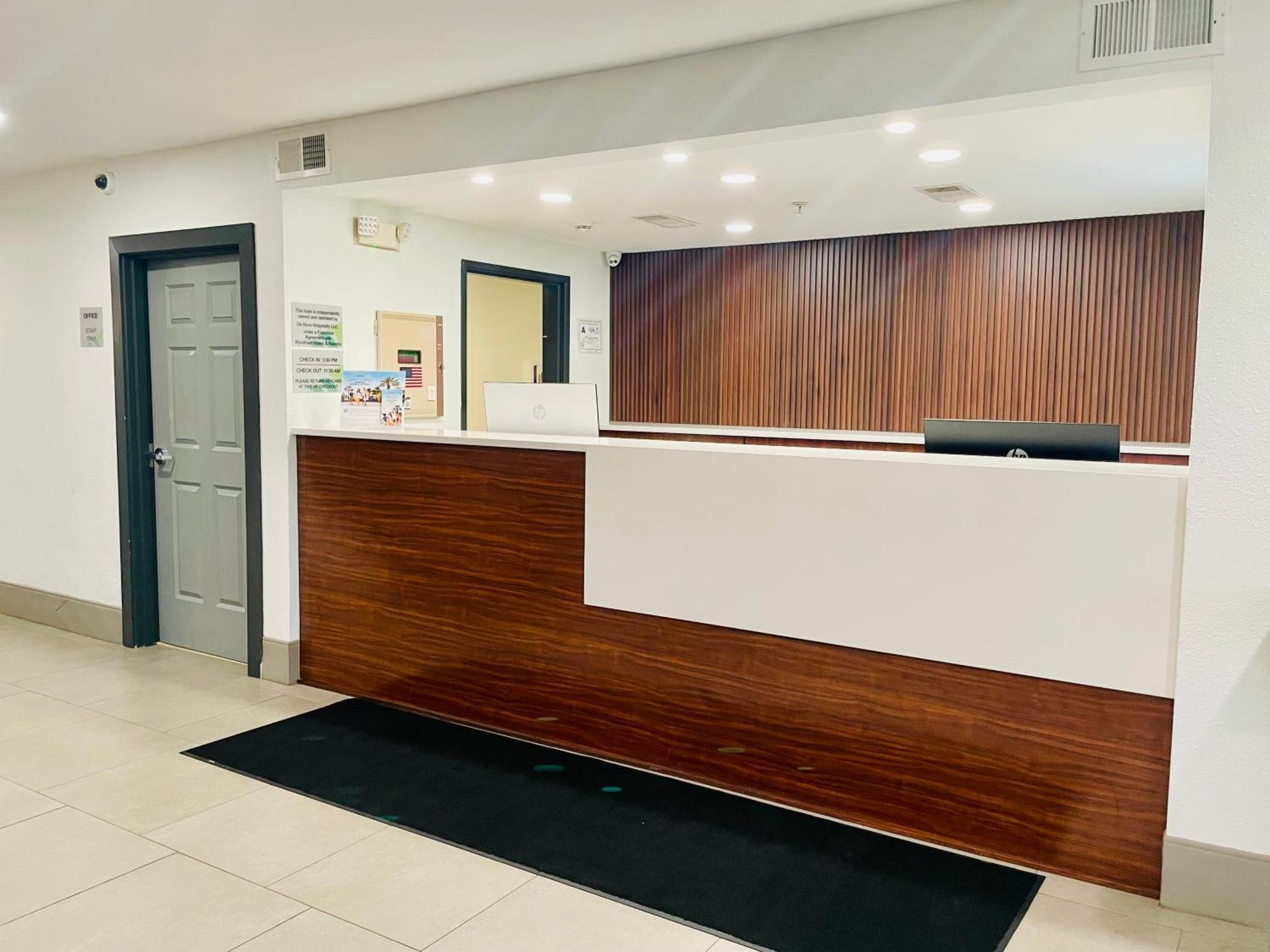 Wingate By Wyndham Matthews, Nc Hotel ภายนอก รูปภาพ